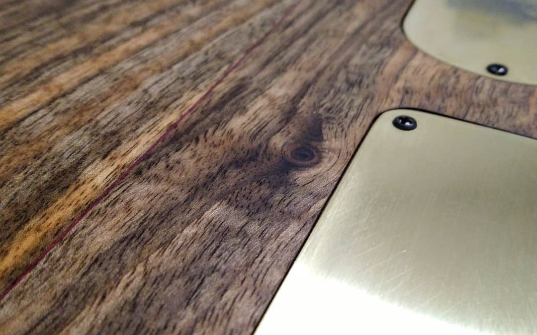[LUTHERIE] Pourquoi une guitare sur mesure ? (1 sur 5)