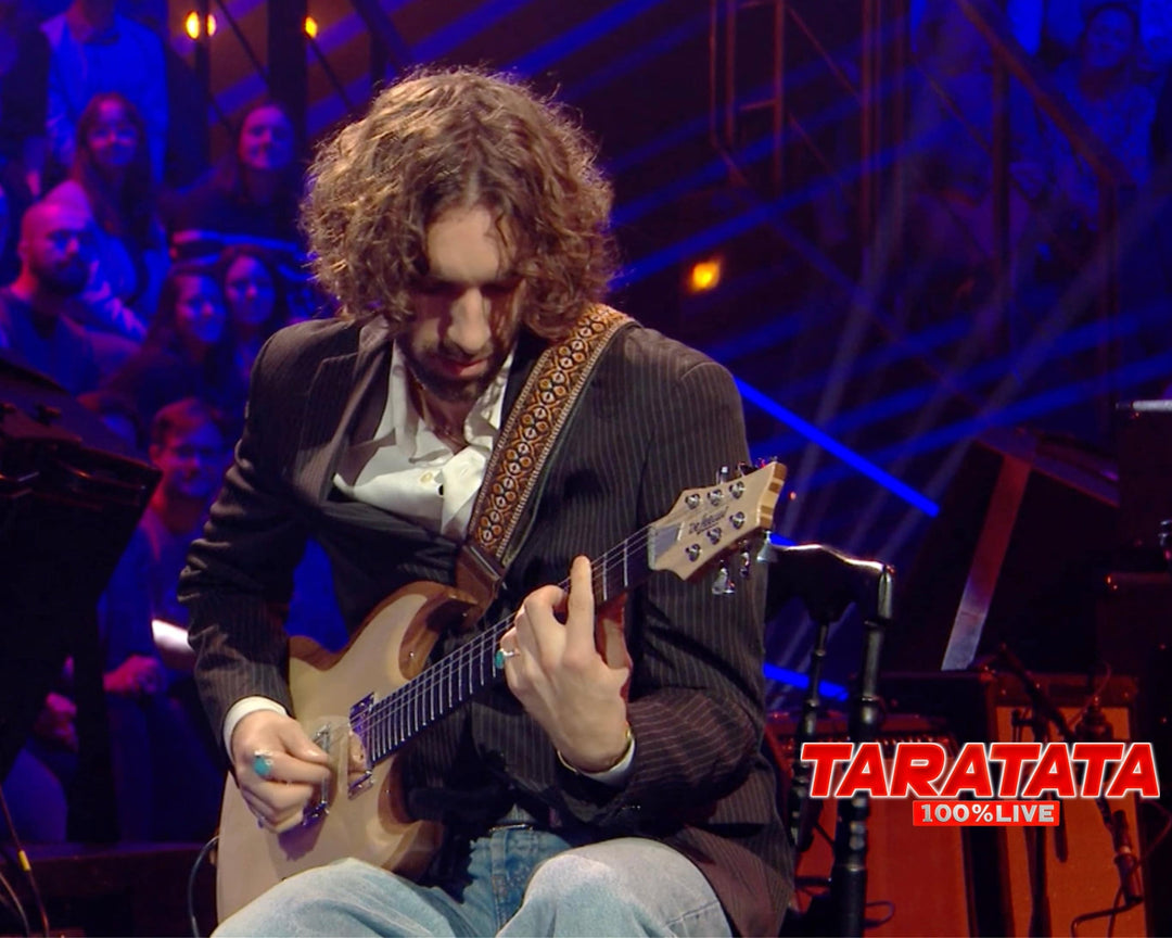Alex Grolee live with a SY Natural from De Leeuw Guitars