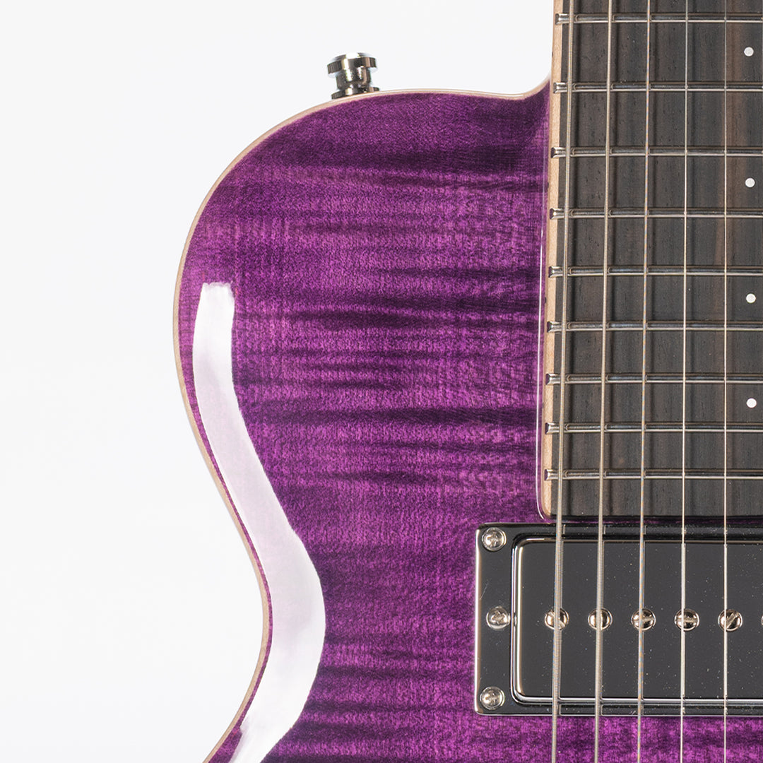 Guitare Nina De Leeuw, table en érable ondé teinte Lavender Fields of Provence, close up face