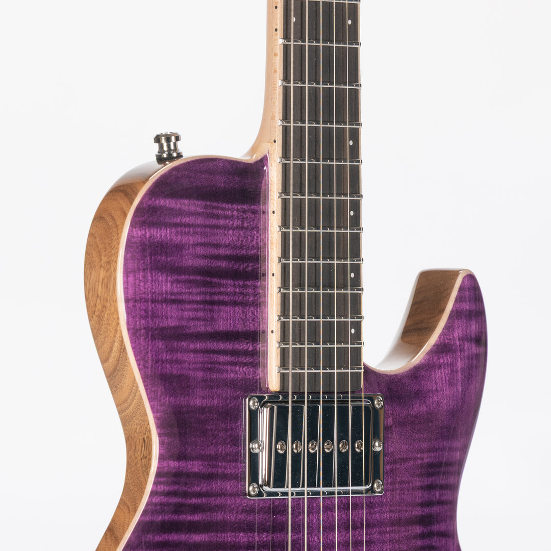 Guitare Nina De Leeuw, table en érable ondé teinte Lavender Fields of Provence, close up face