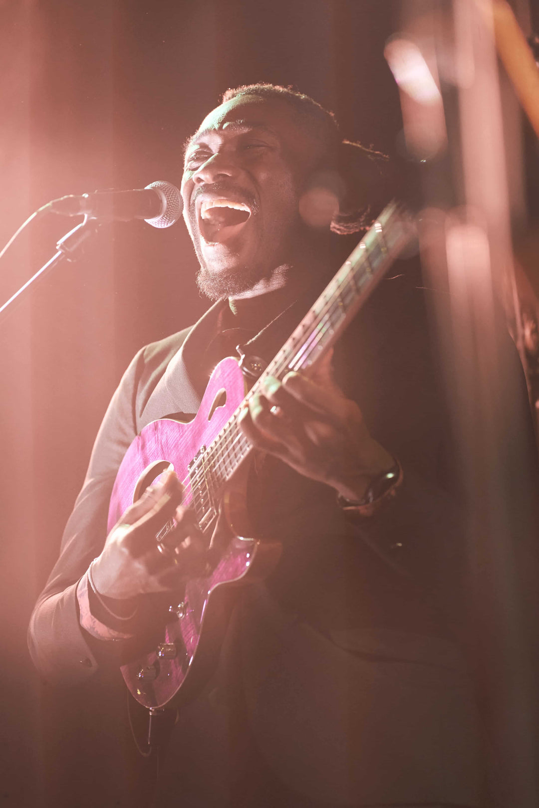 Timothée Lambert Live Jazz with his Nina Air Lavender Fields of Provence from De Leeuw Guitars