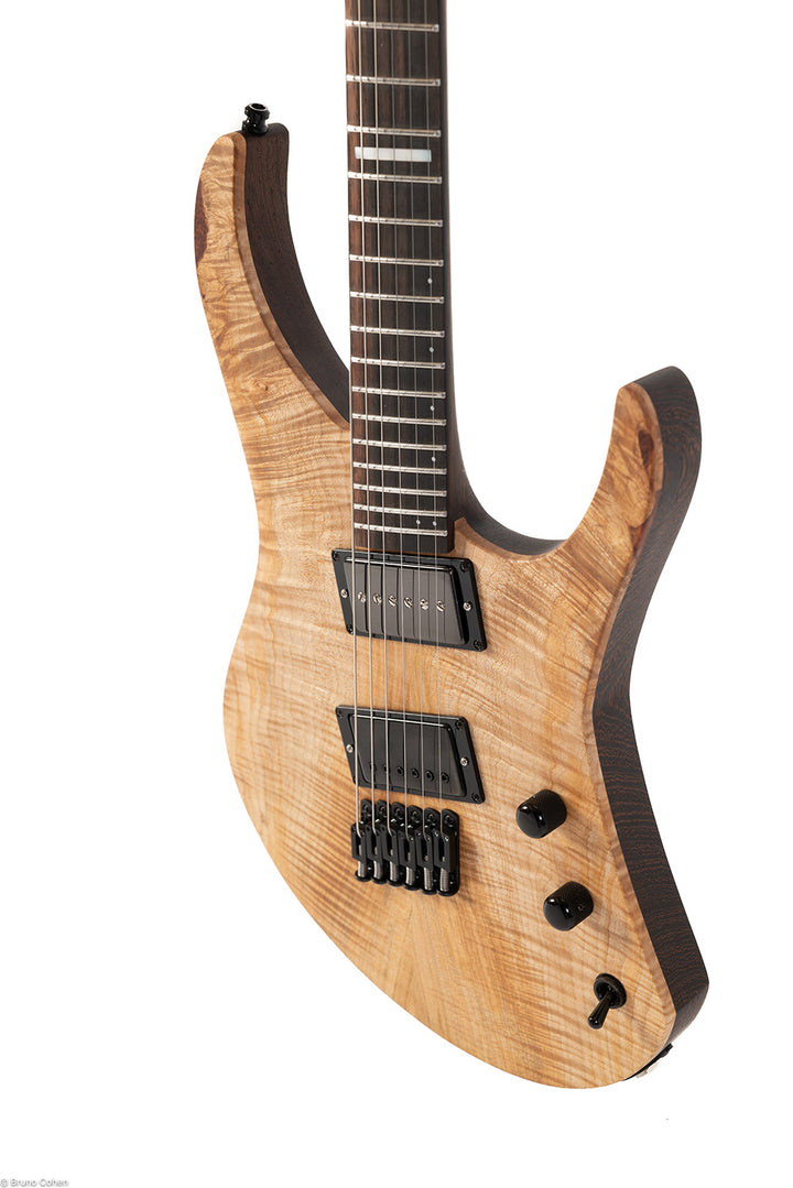 MS6_multi_scale_custom_shop_side_2_front_close_up_De_Leeuw_Guitars_Paris_Made_in_France_Luthier_Guitar_Maker_France_Neck_Through_Manche_Traversant