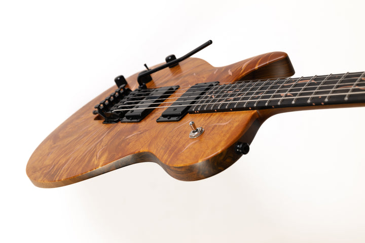       SC_Guitar_Back_Close_Front_Side_5_Custom_Shop_De_Leeuw_Guitars_Paris_Made_in_France_Luthier_Guitar_Maker_France_Neck_Through_Manche_Traversant