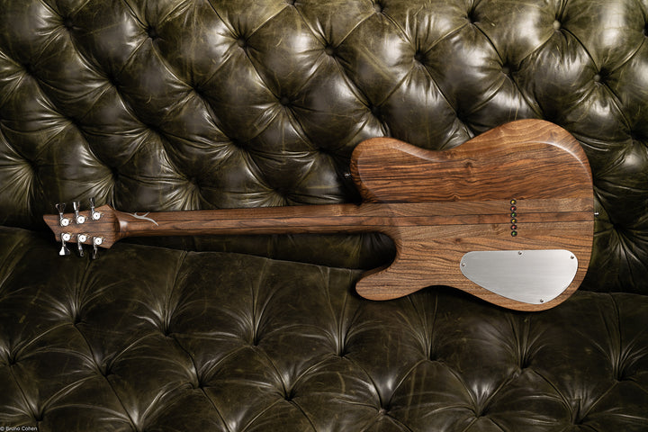 TC_AIR_Fire_01_Back_3_De_Leeuw_Guitars_Paris_Made_in_France_Luthier_Guitar_Maker_France_Neck_Through_Manche_Traversant