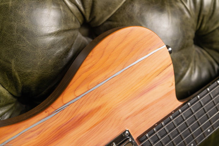    TC_AIR_Fire_02_front_kintsugi_details_2_close_up_De_Leeuw_Guitars_Paris_Made_in_France_Luthier_Guitar_Maker_France_Neck_Through_Manche_Traversant